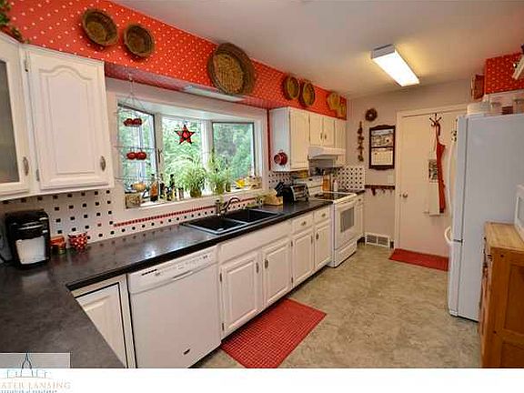 3rd image of 412 E Wildwood Dr