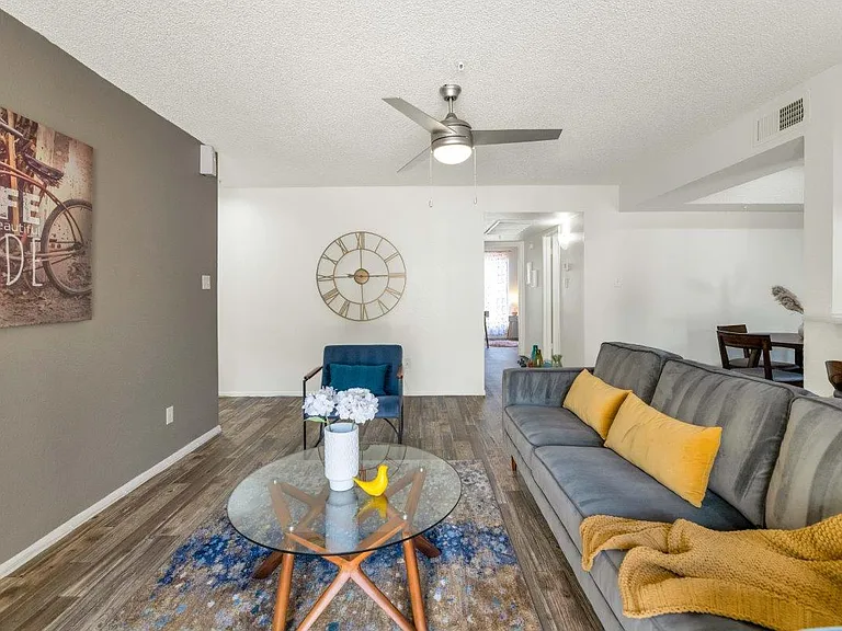 Glen Brae Apartments — Photo 16