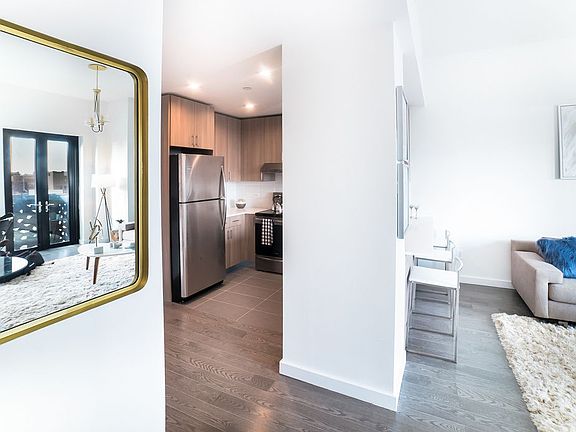 4th image of 1139 49th Ave APT 1012