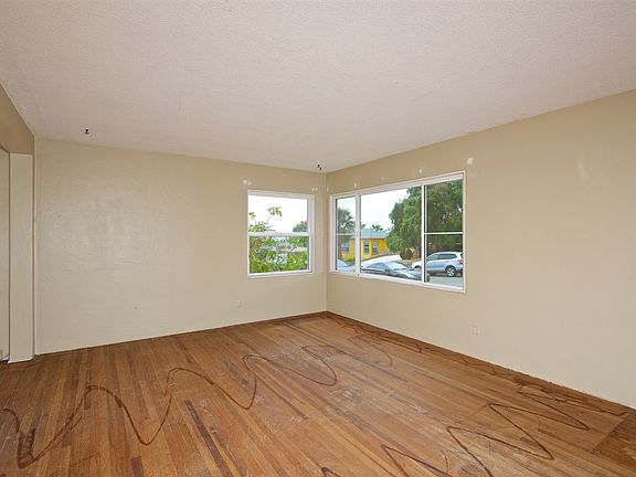 4th image of 5943 Schuyler St