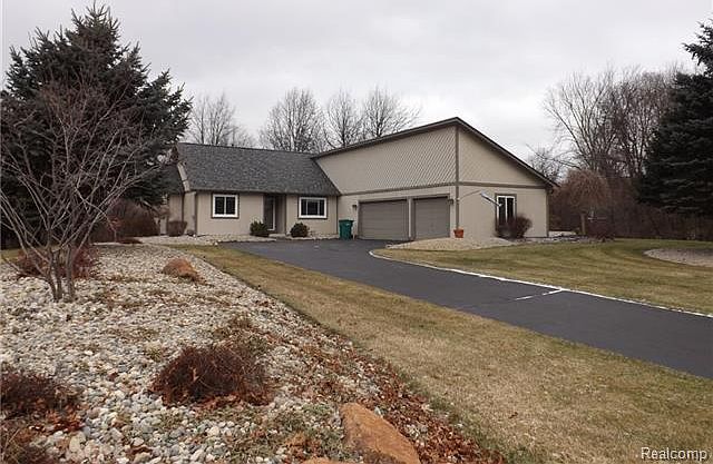 1st image of 561 Highland Dr