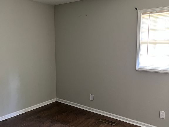 3rd image of 3679 Lindsey Dr