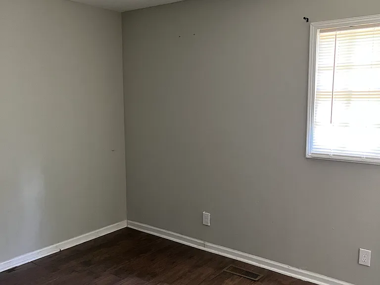 3679 Lindsey Dr — Photo 3