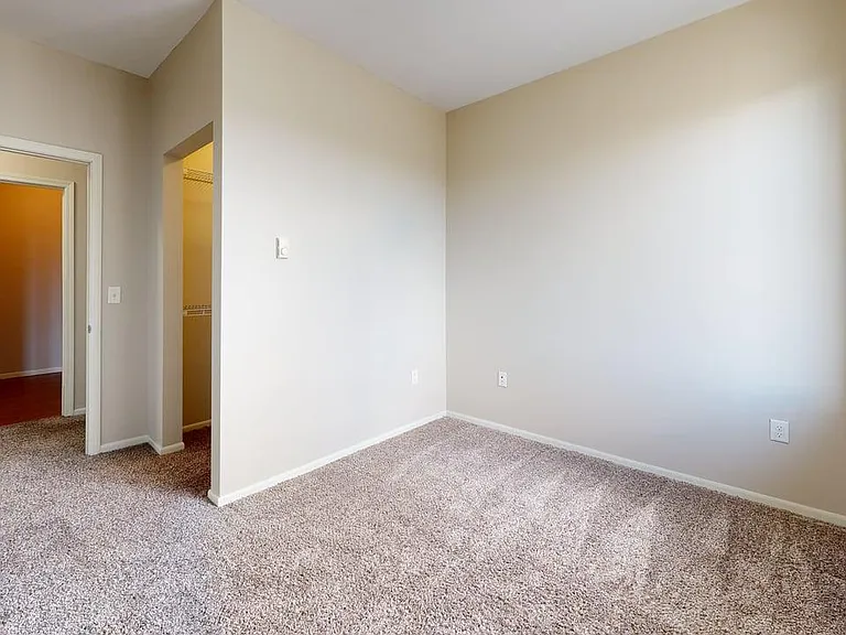 Eagle Crest Apartments — Photo 30