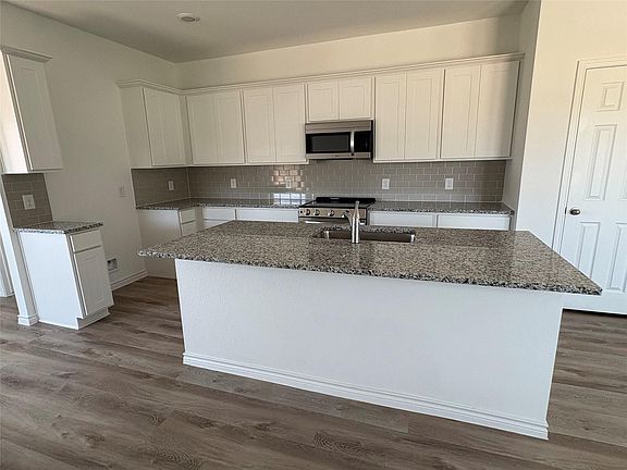 4th image of 10691 Crockett Meadows Blvd