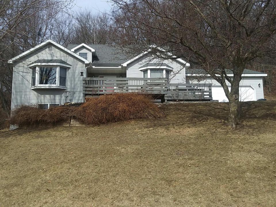 1st image of 21640 Gladestone Ave