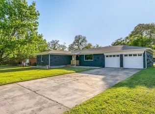 425 Ridgecrest Dr, Hurst, TX 76053