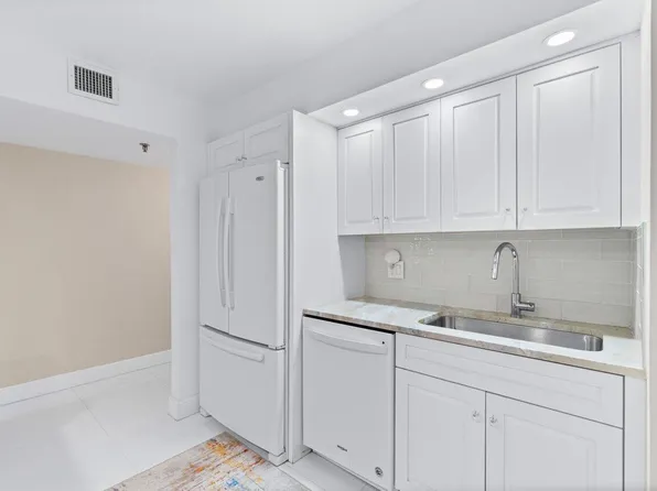 3407 S Ocean Boulevard #1d, Highland Beach, FL 33487