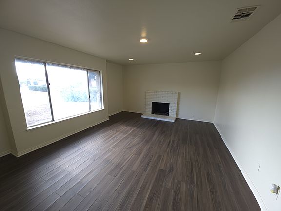 2nd image of 909 Lalania Ave