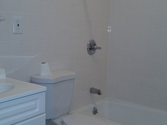 3rd image of 3008 34th St #2