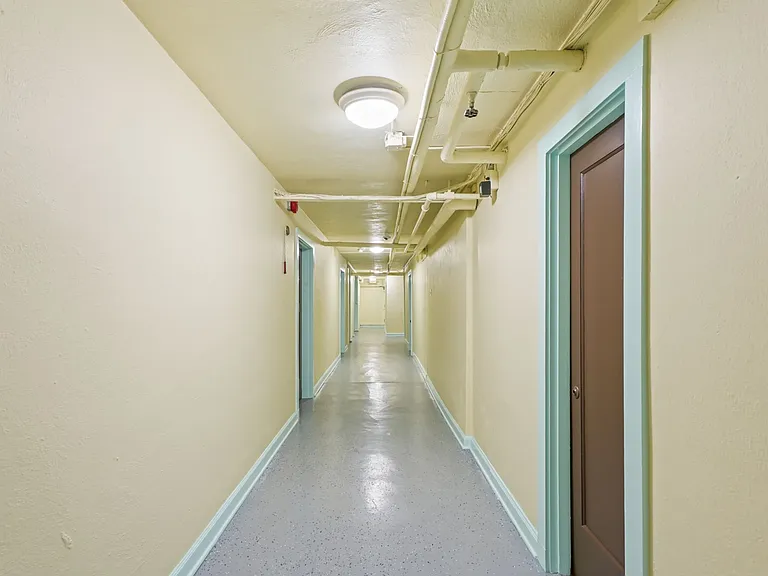 The Glenden Apartments — Photo 19