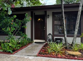 2221 Buttonwood Ave, Pembroke Pines, FL 33026