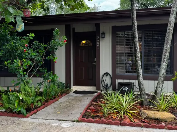 2221 Buttonwood Ave, Pembroke Pines, FL 33026