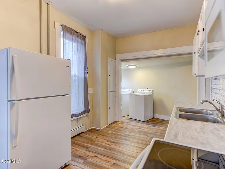148 Bloom St — Photo 16