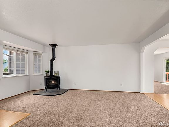 4th image of 6526 69th St NE