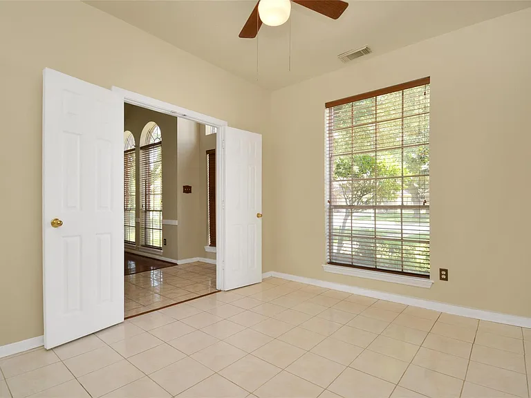 4123 Valedon Ln — Photo 6