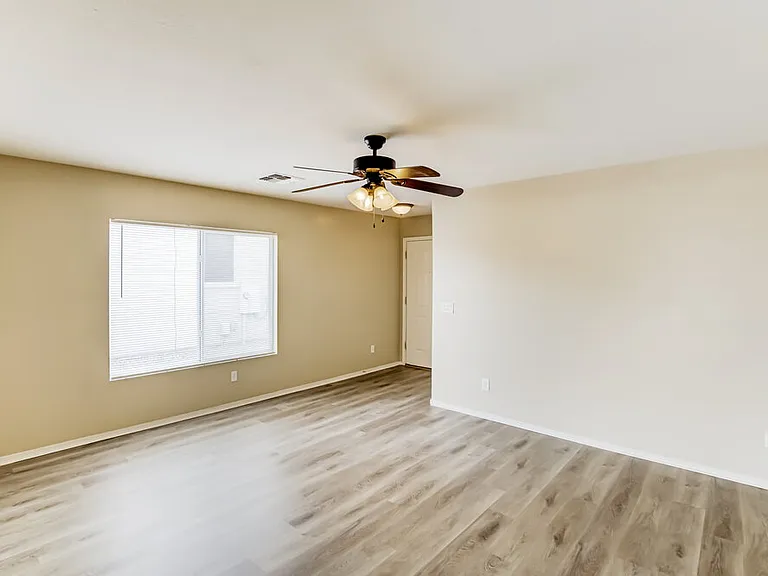 1105 S 225th Ave — Photo 5