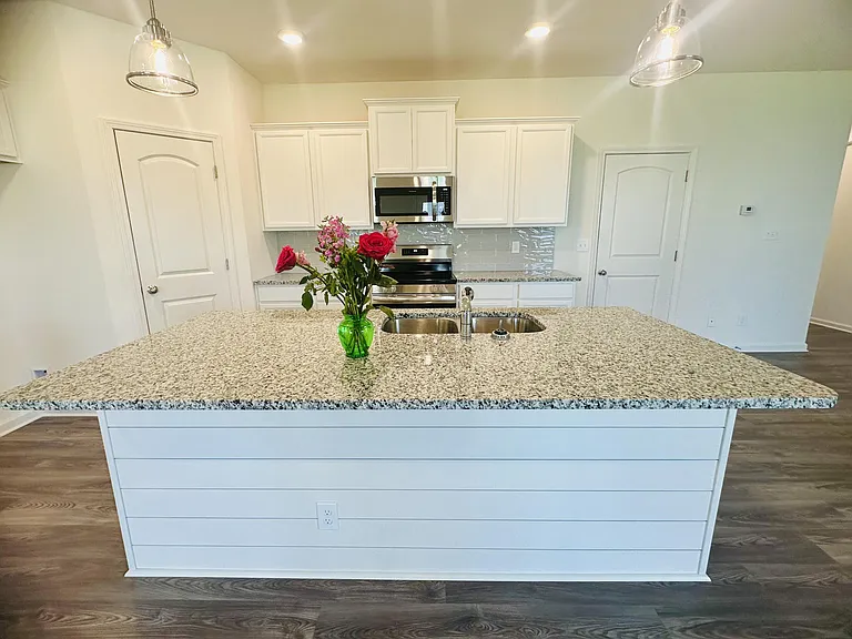 2380 Geranium Ln — Photo 12