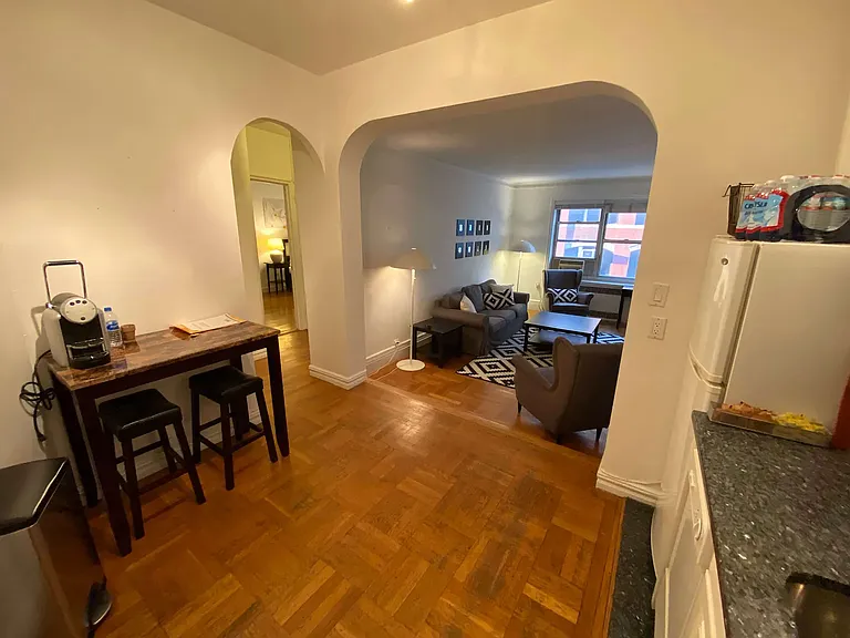 210 W 19th St #5B — Photo 4