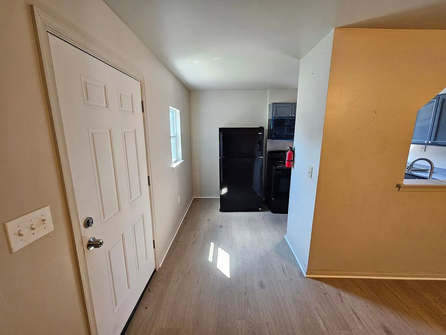 1328 Lehman — Photo 2