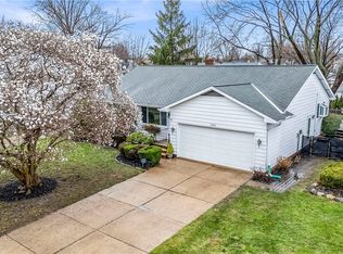 5296 Oak Ridge Dr, Willoughby, OH 44094
