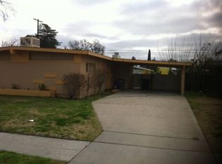 2712 E Lansing Way, Fresno, CA 93726