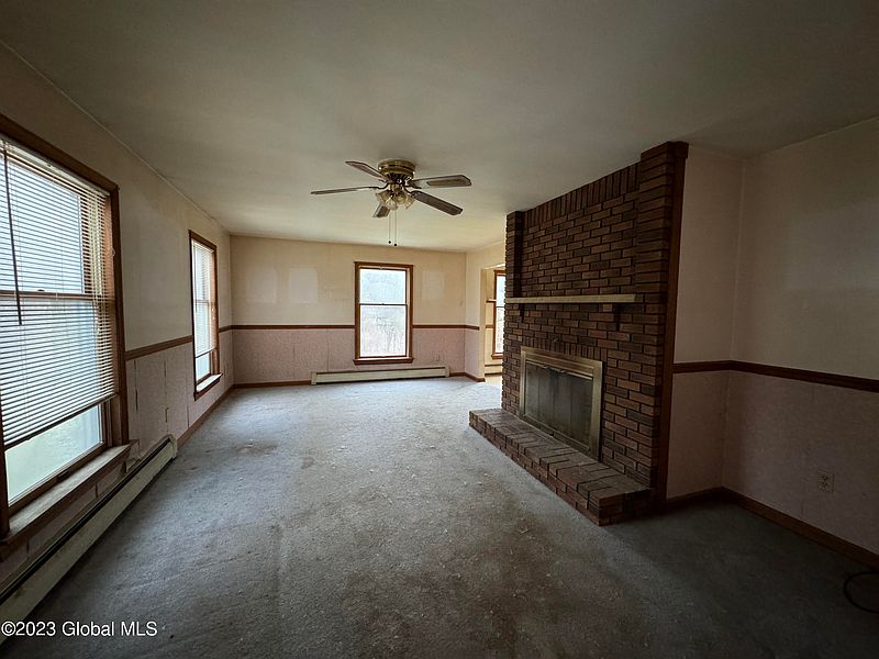 3rd image of 221 Reynolds Road