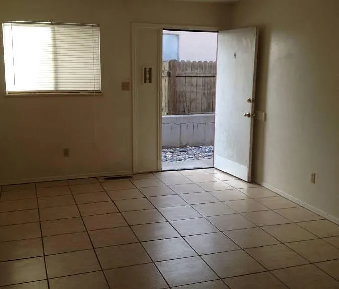 310 W Apache St #B — Photo 4