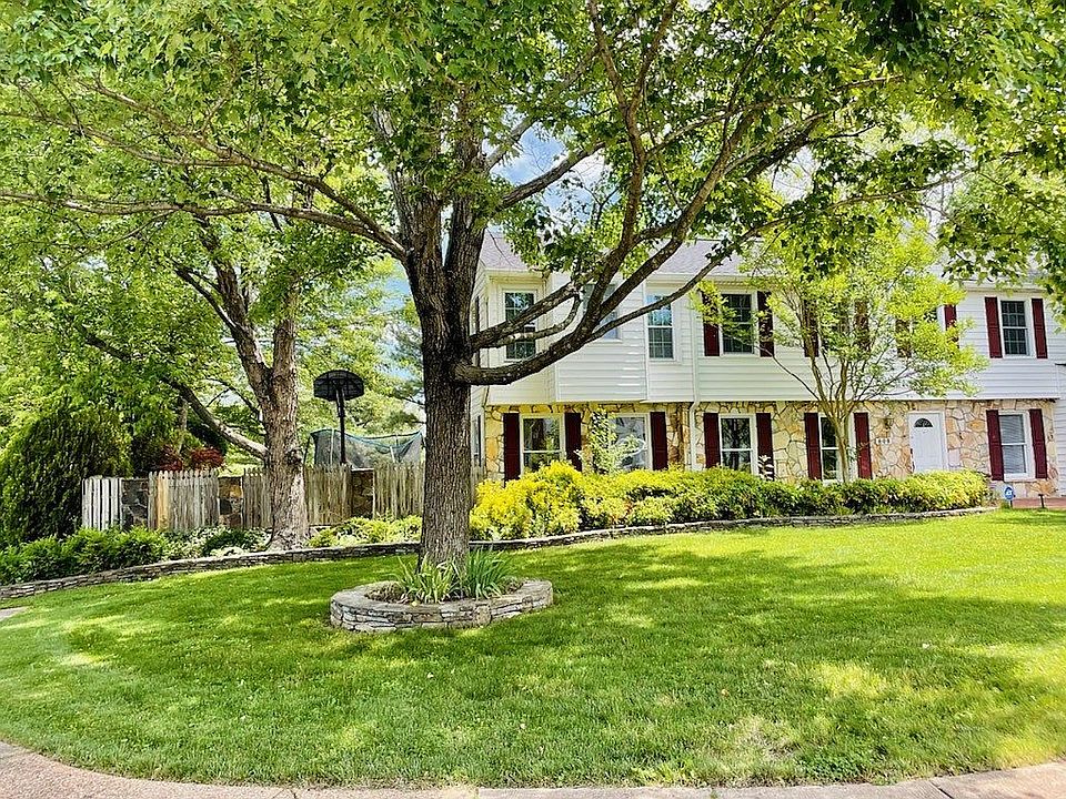 2nd image of 808 Mosby Hollow Dr