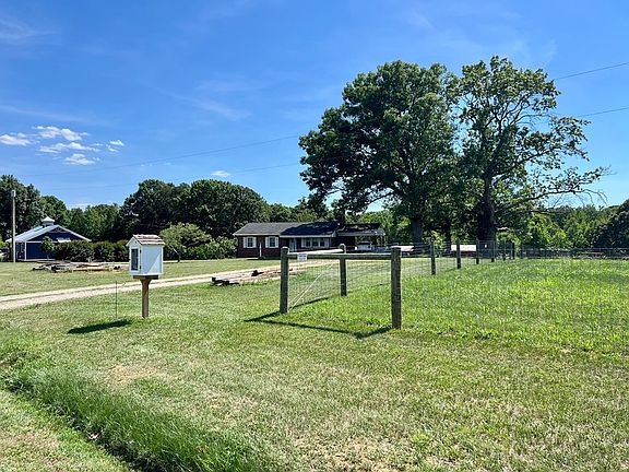2nd image of 3290 Sullivan Rd