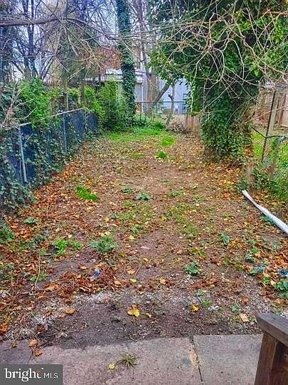 2nd image of 323 W 23rd St