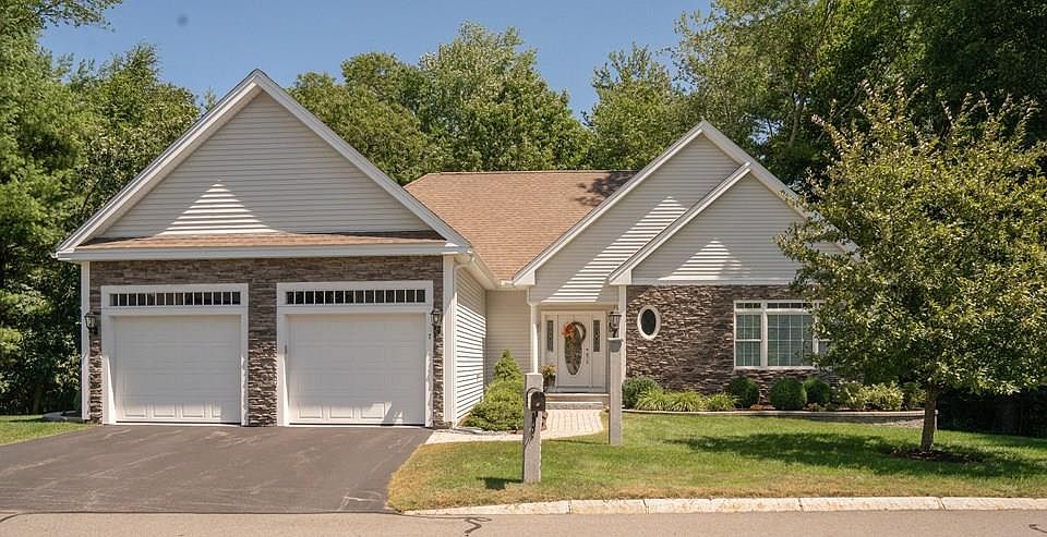 1st image of 7 Stone Castle Dr #51