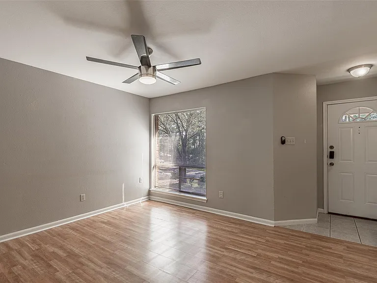 2404 Sycamore Ave #C4 — Photo 6