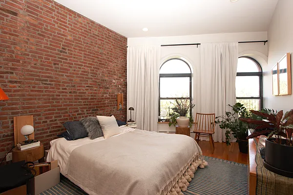 Rented by R New York | media 29