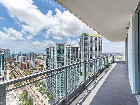 3rd image of 92 SW 3rd St #1304