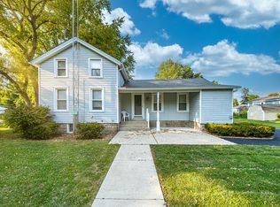 450 E Lasalle St, Somonauk, IL 60552