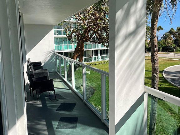 3rd image of 333 NE 21st Avenue #310