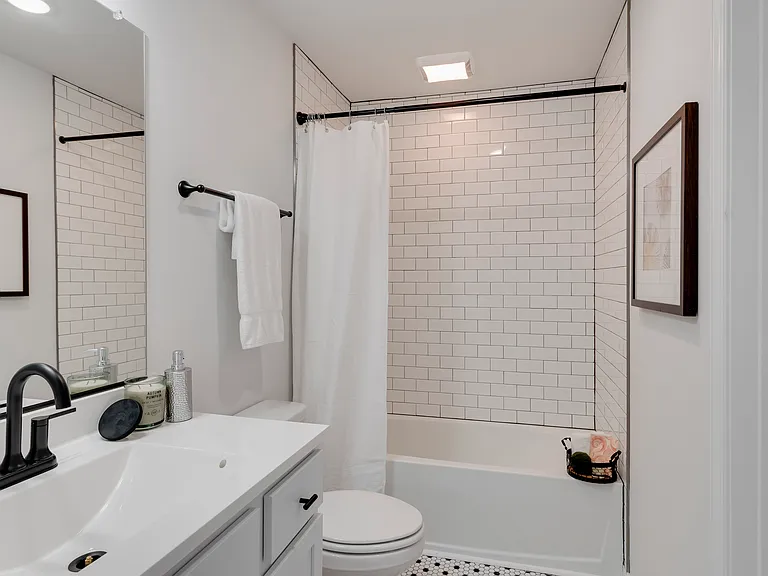 1301 N 32nd St #C — Photo 8