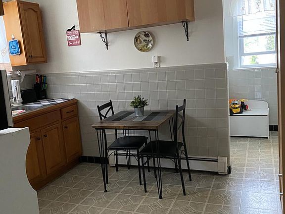 4th image of 243 Madison Ave