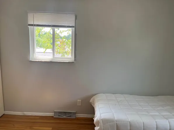 11895 Cedarcreek Dr, Cincinnati, OH 45240