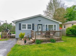 702 Castetter Rd, Henryville, IN 47126