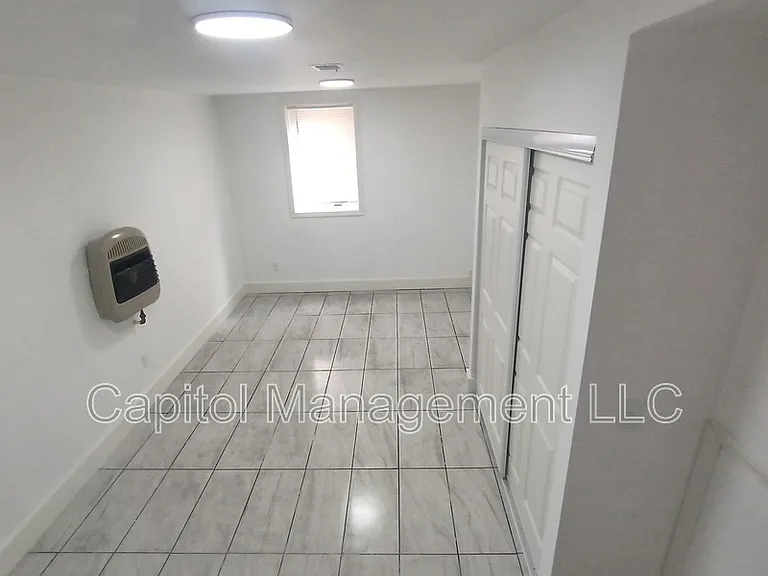 1120 N Chestnut St #1 — Photo 10