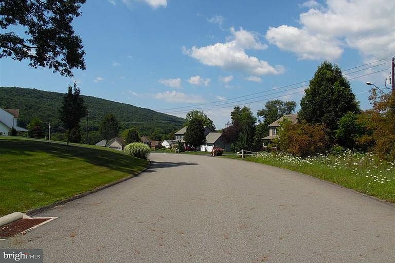 2nd image of 129 Edward Dr