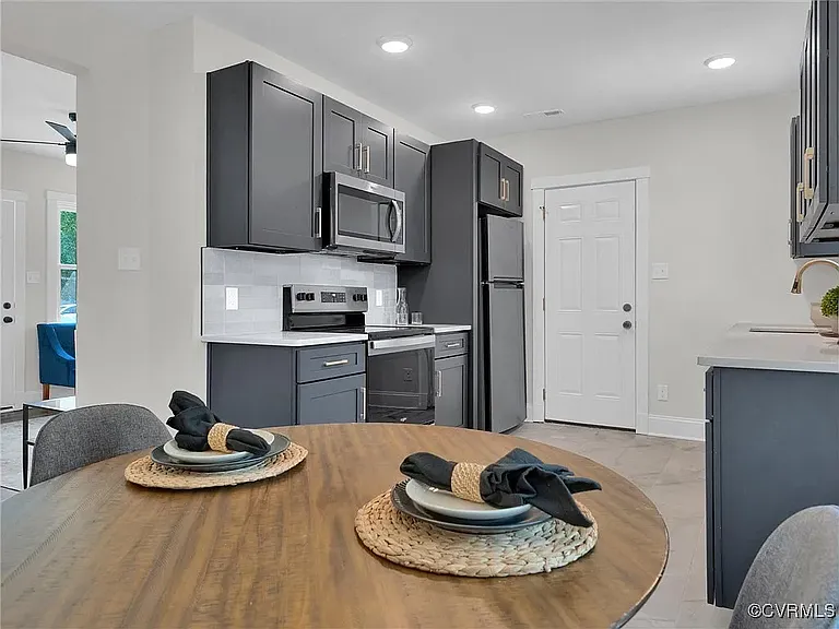 3802 Plymouth Dr — Photo 10