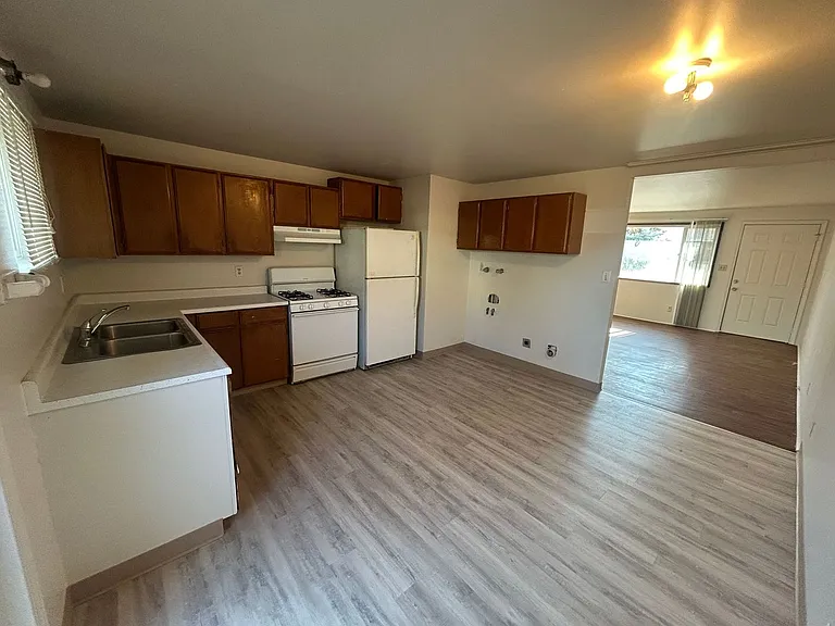 1501 Arthur St #2 — Photo 3
