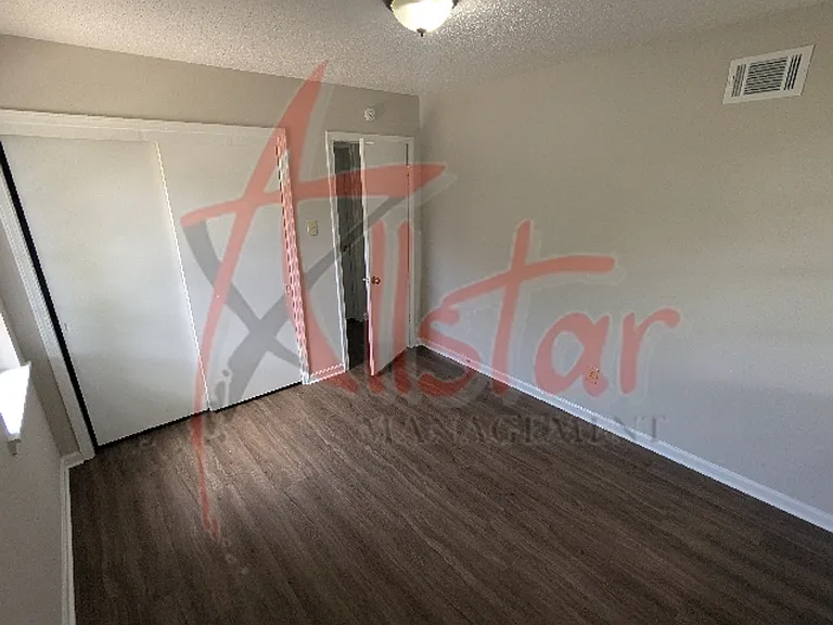 6480 Forest Glen Dr — Photo 7