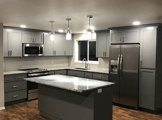 1560 Cottonwood Ave, Springfield, OR 97477