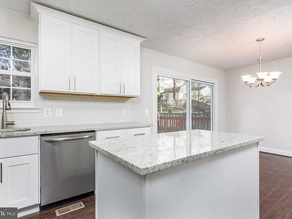 5th image of 3448 Old Crown Dr