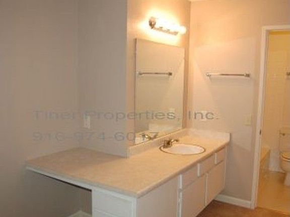 5th image of 5200 Lake Knoll Ln