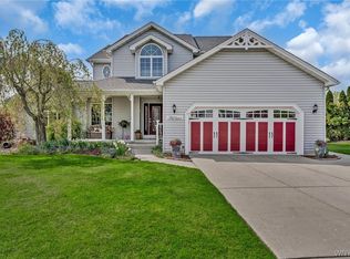 13 Cambridge Ct, Lancaster, NY 14086